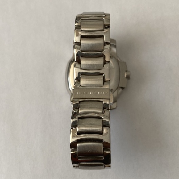 Burberry Women's White Bby1703 The Britain Stainless Steel Watch - Picture 6 of 8